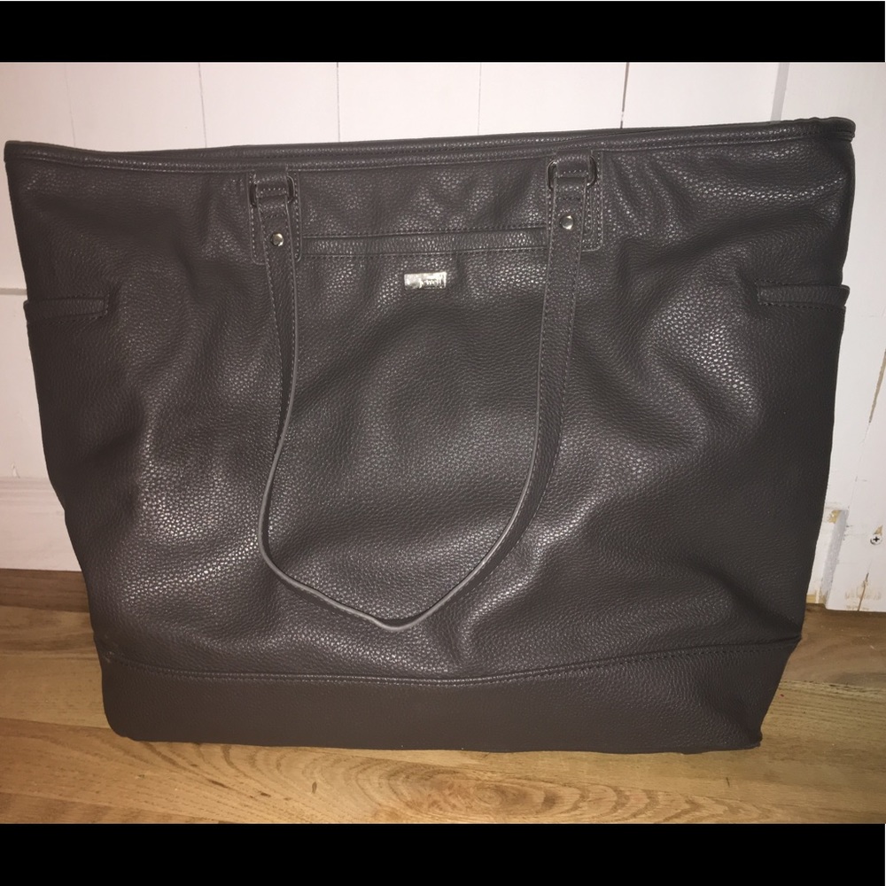 31, Jewell, padded laptop bag, lots of pockets!
